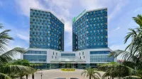 Holiday Inn Haikou West Coast by IHG - Infinity Pools