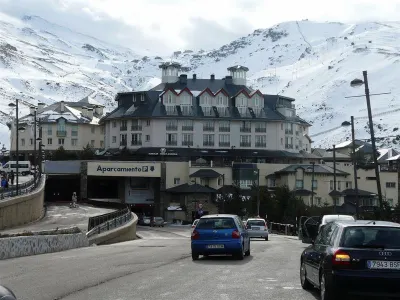 Apartamentos Sabica Nevada Plaza Hotels near Mirador del Fraile
