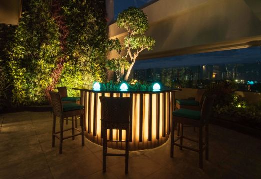 두짓 타니 마닐라