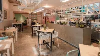 Holiday Inn Express Dubai Safa Park - バー