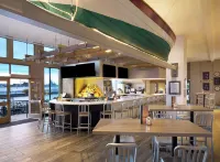 Hilton Philadelphia at Penn’s Landing - bar