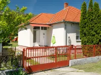 Cherry Hotels near Fonyód Felsővár