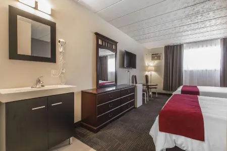 Hôtel le Principal Отели рядом с достопримечательностью «Theatre Palace de Granby»