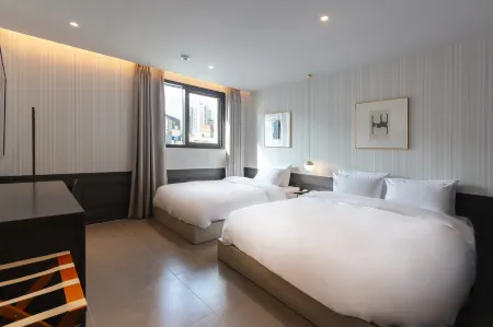 Geoje Okpo Brown Dot Отели в г. Кодже