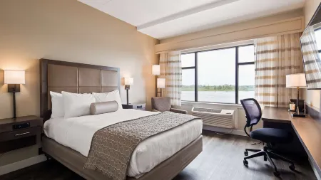 Best Western Plus Coastline Inn Отели в г. Нью-Хановер