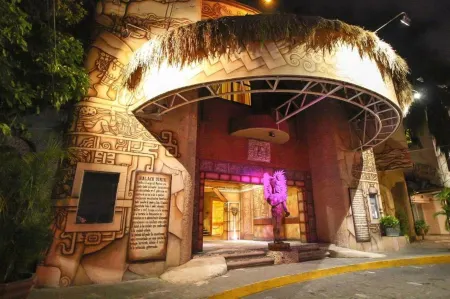 Hotel Xbalamqué & Spa Cancún Centro