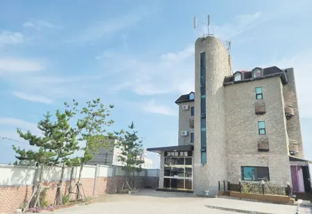 Yeongdeok Goraebul Отели рядом с достопримечательностью «Koraebul-haesuyokchang»