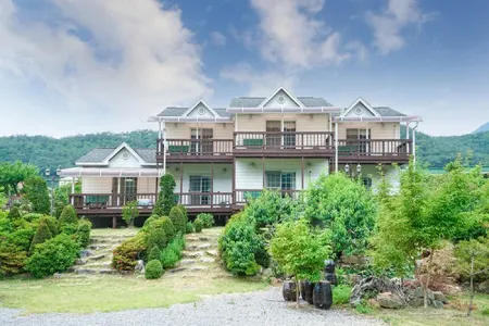 Danyang Riverside Morning Pension