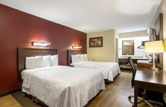 斯泰茨維爾紅屋頂PLUS+酒店