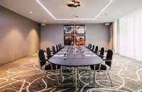 โรงแรมเลโอนาร์โด สนามบินซูริค - ที่มีที่จอดรถ
