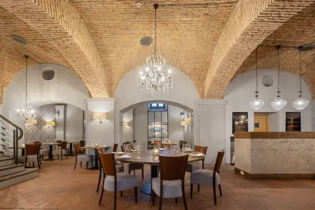 Pytloun Chateau Hotel Ctěnice Отели рядом с достопримечательностью «Don Giovanni Puppet Theater»