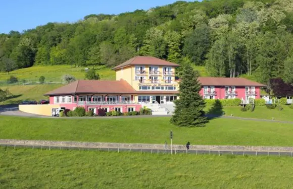 荷維農莊園原生酒店