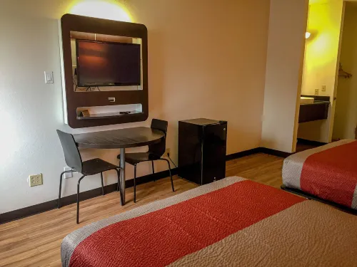 Motel 6 Woodway, TX - Pet Friendly
