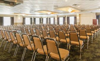 Clarion Hotel & Conference Center Sherwood Park