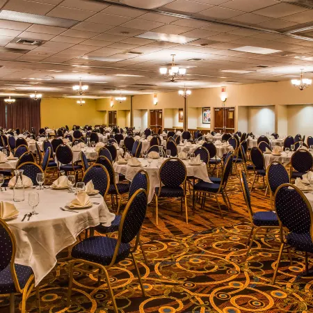 Rock Island Inn & Suites Marshalltown