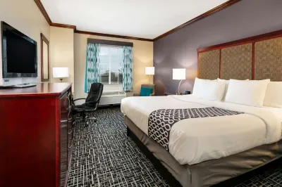 La Quinta Inn & Suites by Wyndham Lindale Hotels in Lindale