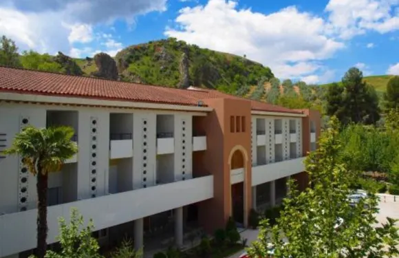 巴爾內阿里奧坎阿爾哈馬德格蘭娜達酒店