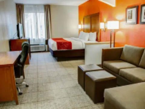 Comfort Suites Tyler South Hotels in Tyler