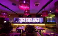 Kroque Boutique & Bistro - bar