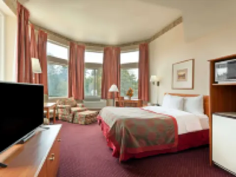 Ramada by Wyndham SeaTac Airport North Hotels in Tukwila