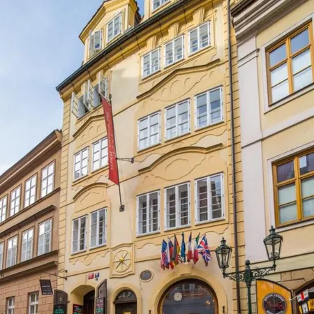The Golden Wheel Hotel Отели рядом с достопримечательностью «Лорета»