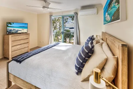 Sunset Waters 14 - Hamilton Island Отели рядом с достопримечательностью «Гамильтон»