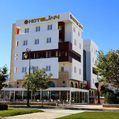 هوتل إيه 44 Hotels near ساحة المشور