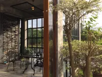 Vish Hotel and Cafe