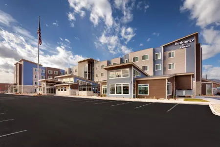 Residence Inn Cleveland Airport/Middleburg Heights Отели в г. Берея