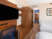 Holiday Inn Express NYC BROOKLYN - SUNSET PARK by IHG Hotels near Cuite Park