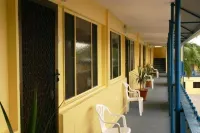 Sky View Units Bowen - balcony