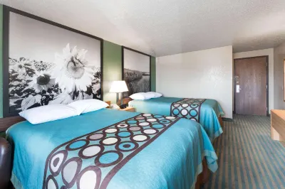 Super 8 by Wyndham Devils Lake Hotel dekat Bandara Regional Devils Lake