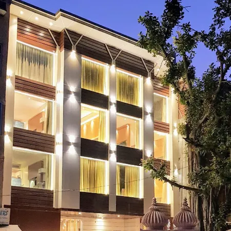 JRD Pride-Business Hotel Отели рядом с достопримечательностью «Стадион «Тхягарай»»