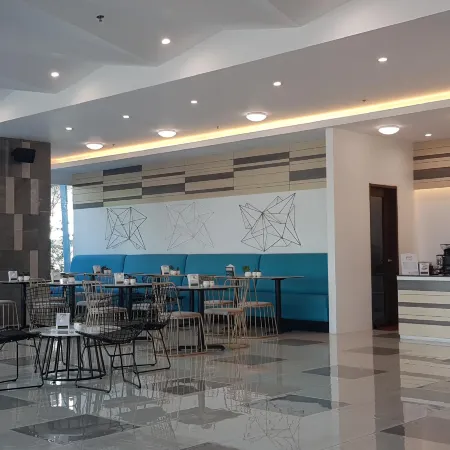 Travelite Hotel Legarda