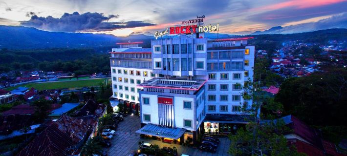 Grand Rocky Hotel Bukittinggi Hotel di Bukittinggi
