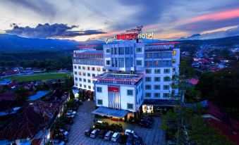 Grand Rocky Hotel Bukittinggi