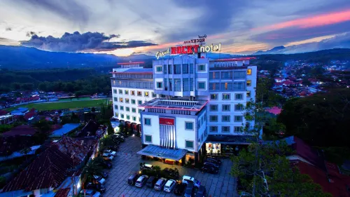Grand Rocky Hotel Bukittinggi Hotels in Sianok Anam Suku