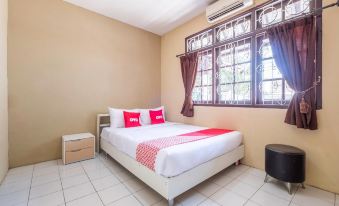 Super OYO 1568 Stasiun Ka Cirebon Guest House