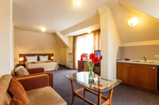 Sofia Place Hotel by Hmg