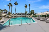 Hourglass Hotel, Trademark Collection by Wyndham - Pools