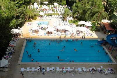 Cosmopolitan Hotel Hotels in Jdeideh