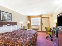 Days Inn by Wyndham San Antonio Southeast/Frost Bank Center Hotels near Comanche Park