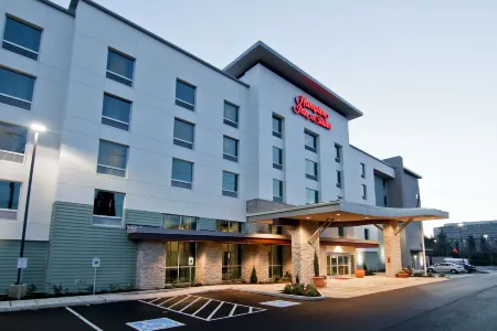 Hampton Inn & Suites Bellevue Downtown-Seattle