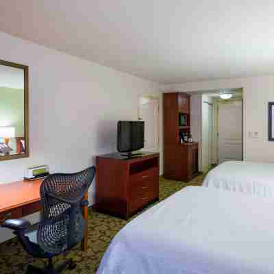 Hilton Garden Inn Hartford South/Glastonbury Rooms