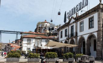 The House of Sandeman - Hostel & Suites