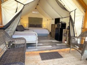 11 Blue River Camp - Glamping Cabin