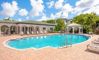 Bright and Modern Apartments at Palm Trace Landings in South Florida