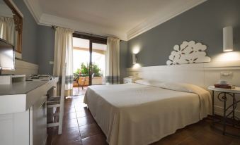 Lantana Resort Hotel&Apartments
