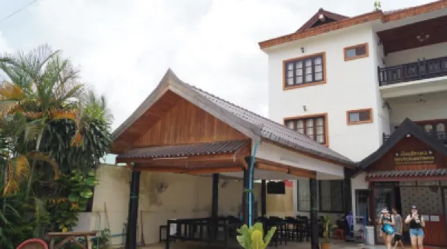 Maylay Guesthouse Hotels near Jang Cave