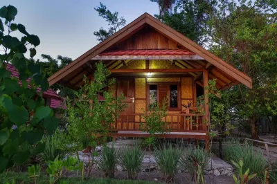 Maryan Moyo Bungalows & Resto Hotel dekat Wisata Alam Semongkat